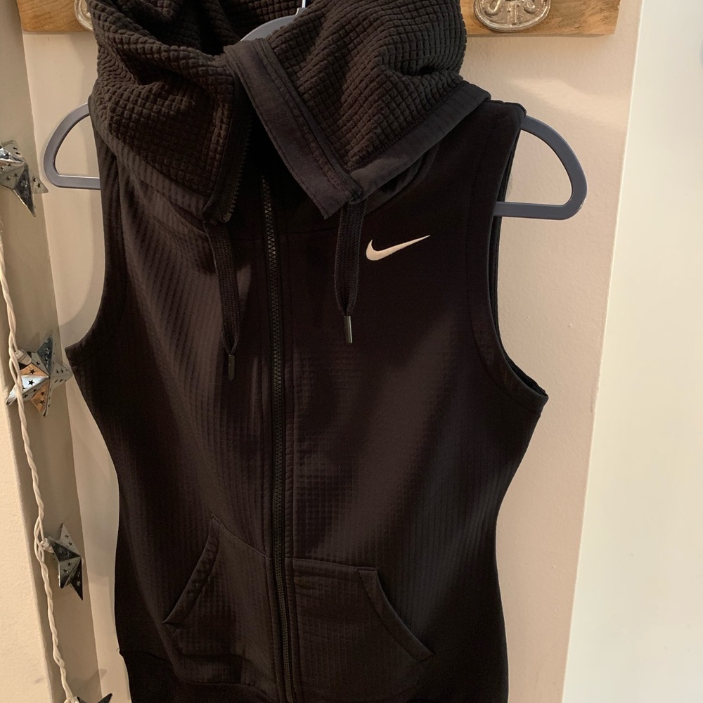 Nike vest